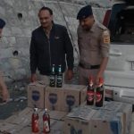 पुलिस के हाथ लगी बड़ी कामयाबी, गाड़ी 576 बोतल अवैध शराब बरामद